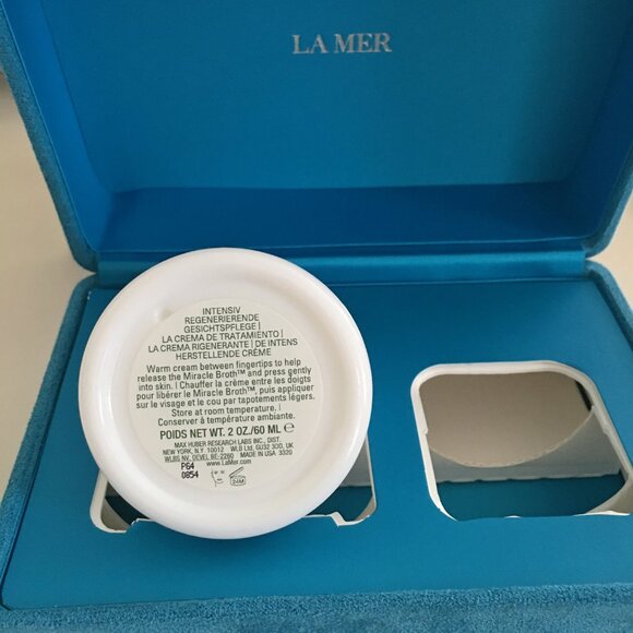La Mer Crème de la Mer Moisturizing Cream - Picture 3 of 10